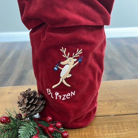 Pottery Barn Velvet Blitzen Christmas Reindeer Wine Gift Bag - Picture 3 of 9